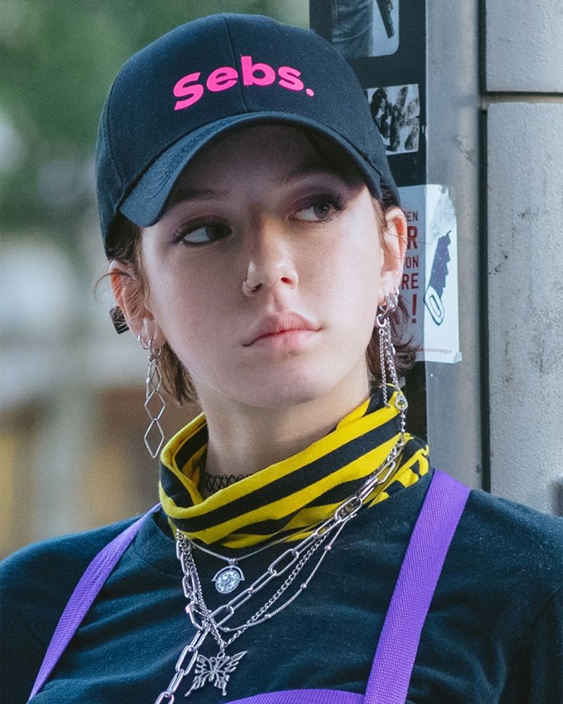 Sebs. BLACK NEON MUSTARD