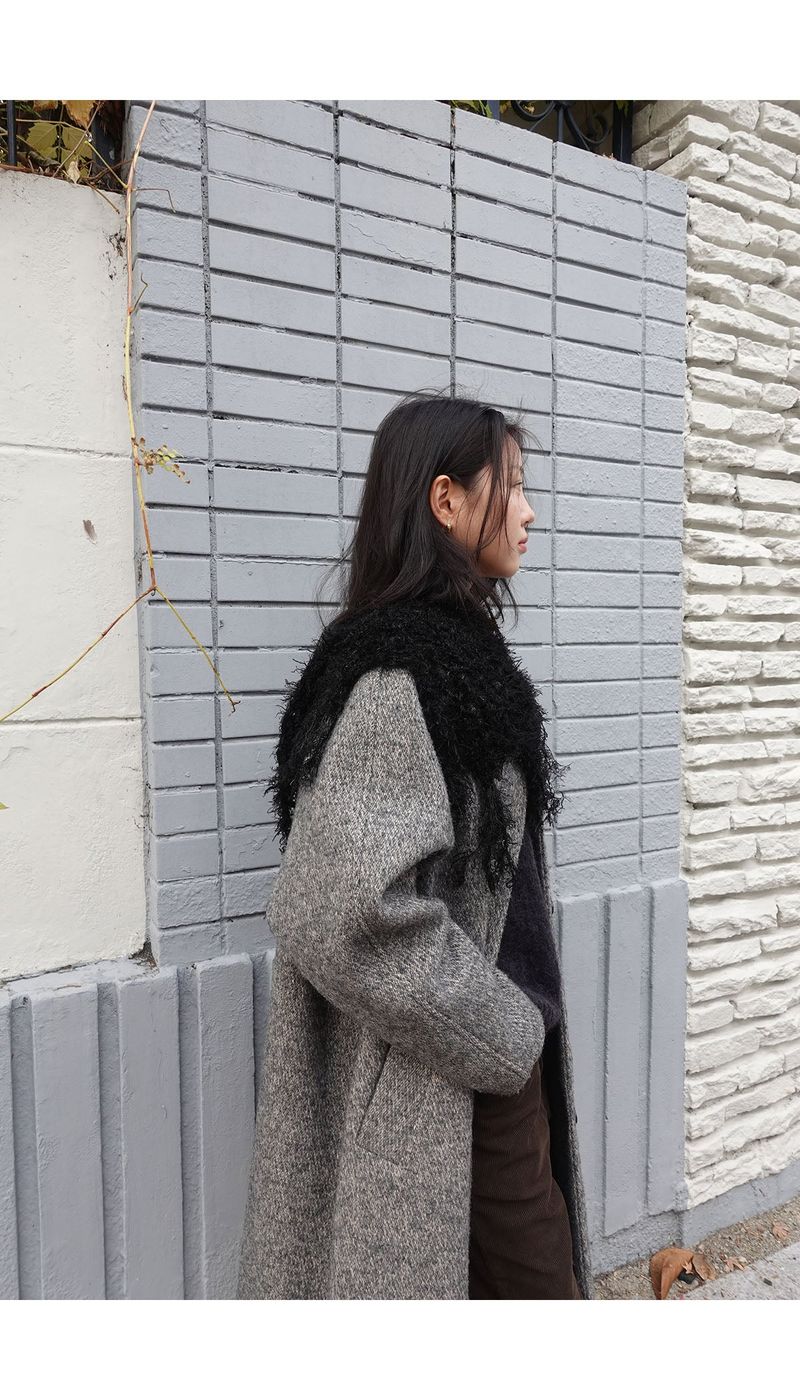 Grain collar raglan coat