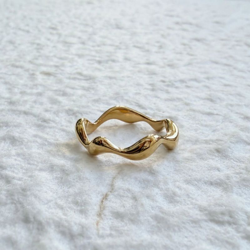 Fluid Wave Ring