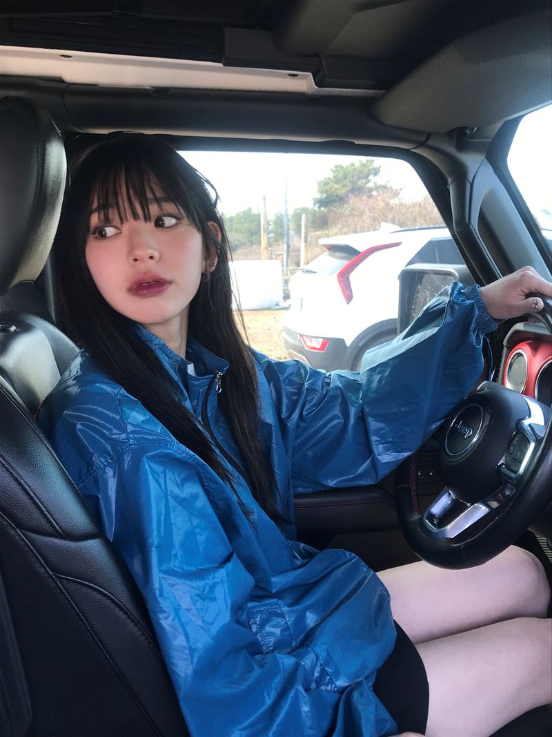 lustrous windbreaker jacket