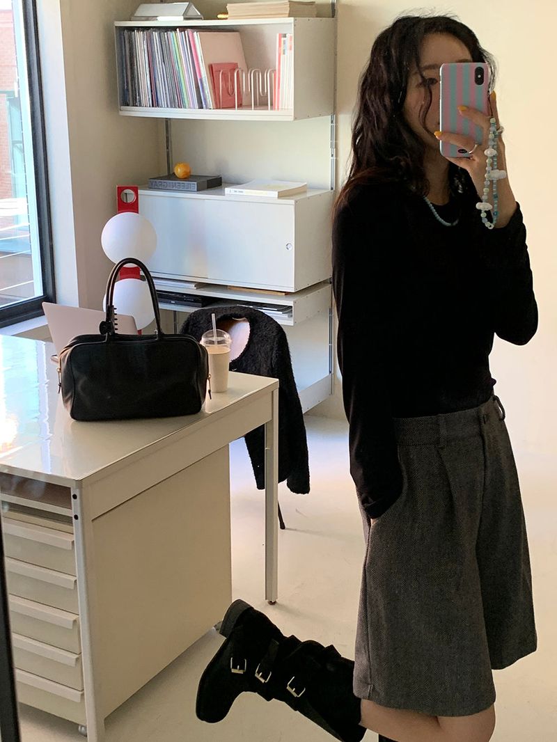 [MADE] Fidic Wool Herringbone Bermuda Pants