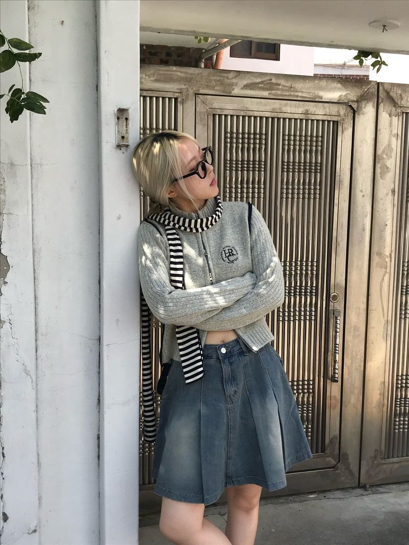 Mickey two tuck mini skirt