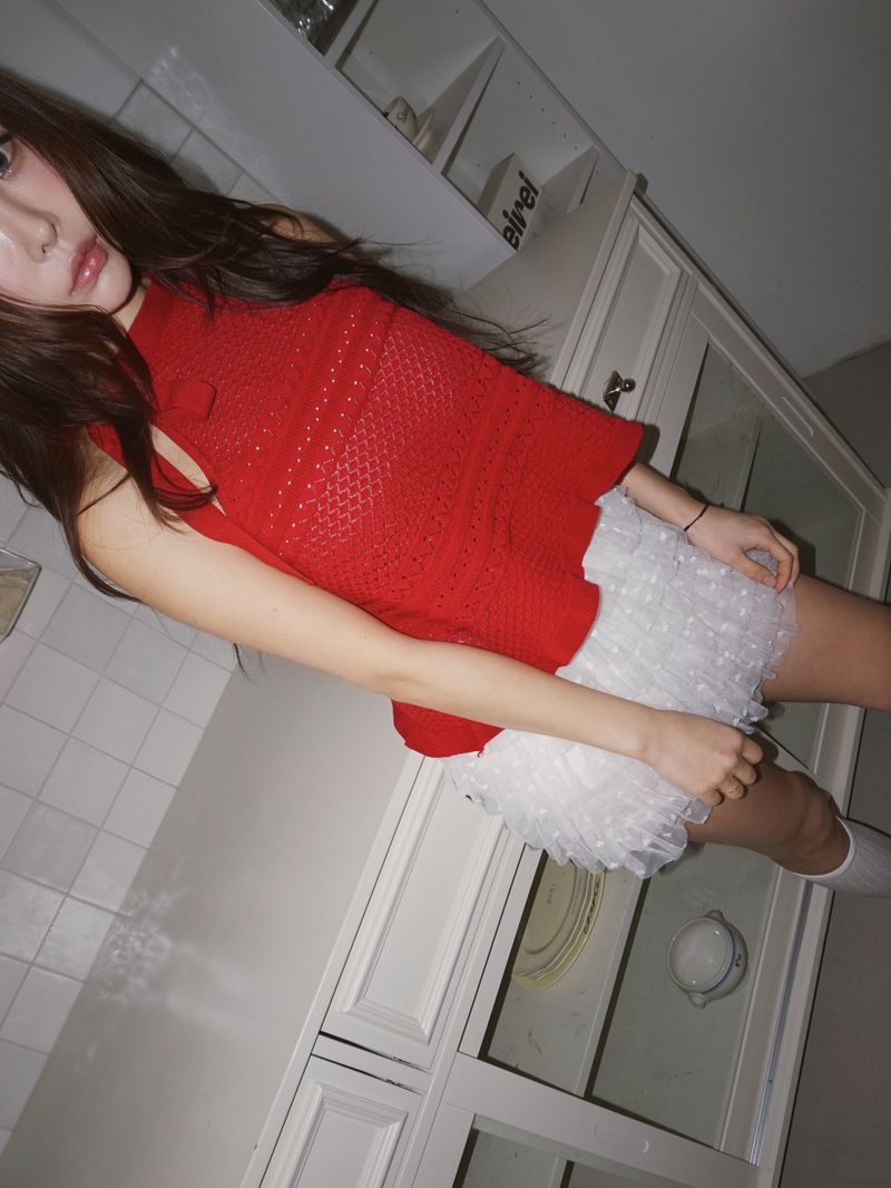 Halter Strap Red Flared Sleeveless T-shirt