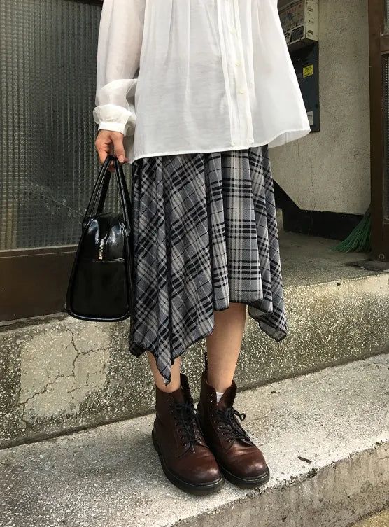 BAON（バオン）の「Helena Check Flare Folding Midi Skirt（Skirts）」