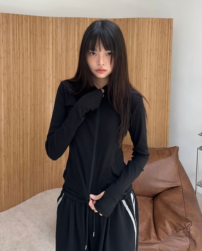 SATIIIZ(サティーズ)の「Riel Stitch Slim Hood Zip-Up(Tops)」