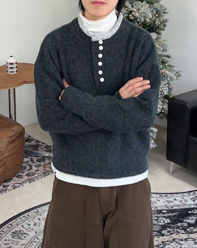Rained color matching henley neck knit