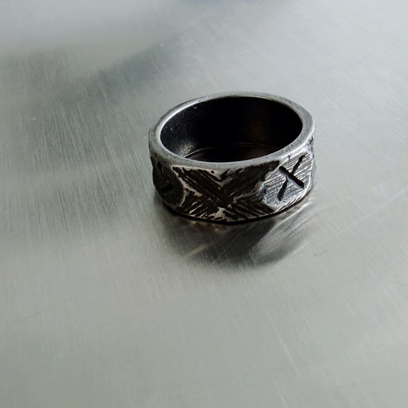 Carved Layer Wide Ring