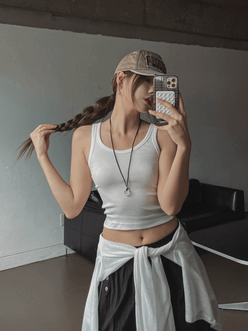 ULAN（ユレン）の「[U-BASIC] Fit Body U-neck Ribbed Sleeveless（Tops）」
