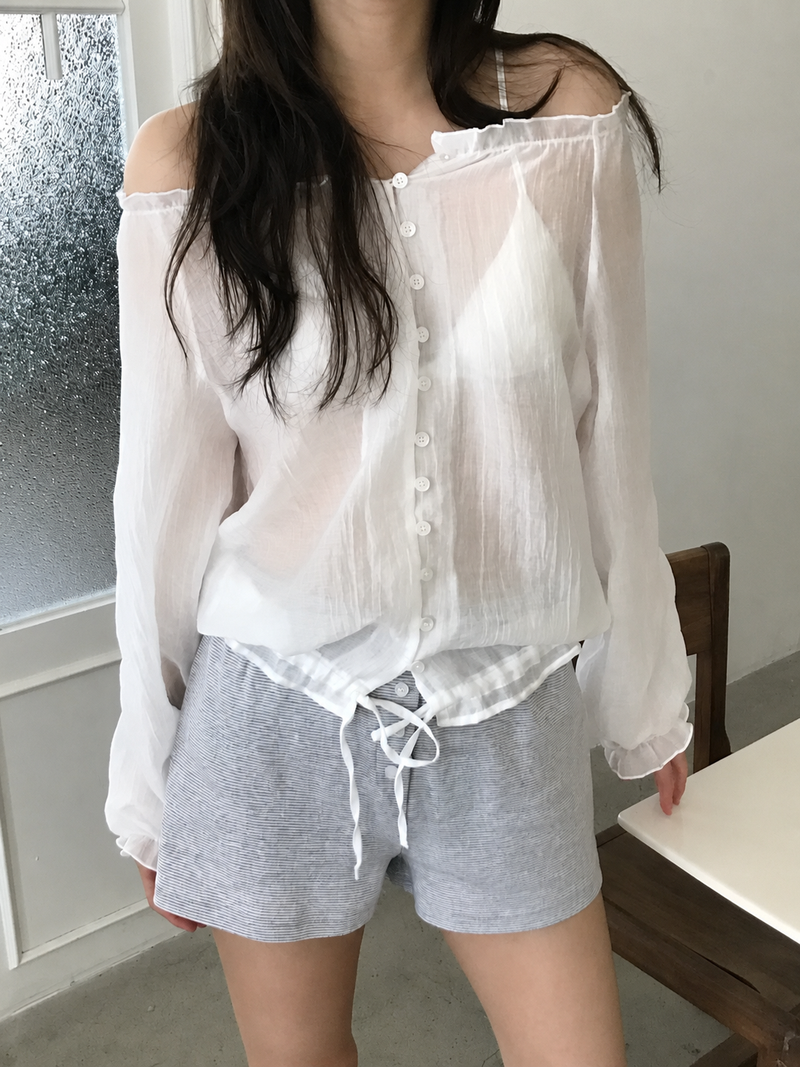 Kitten（キッテン）の「ソルティ オフショルダー ブラウス (2 colors)（トップス）」