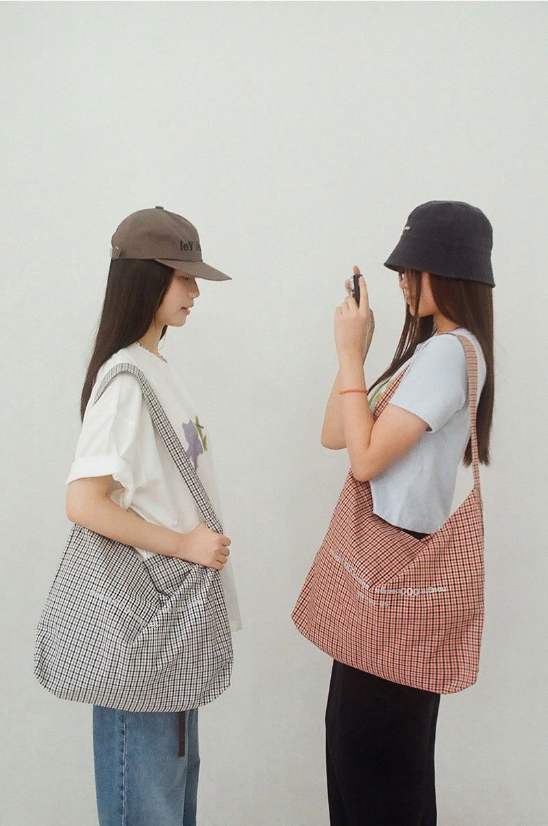 Reverse Logo Check Bag / Green