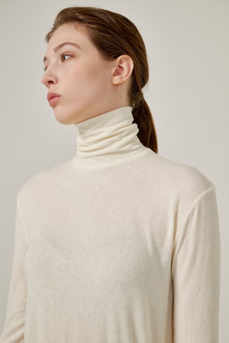 Soft turtle neck T-shirts (Black)