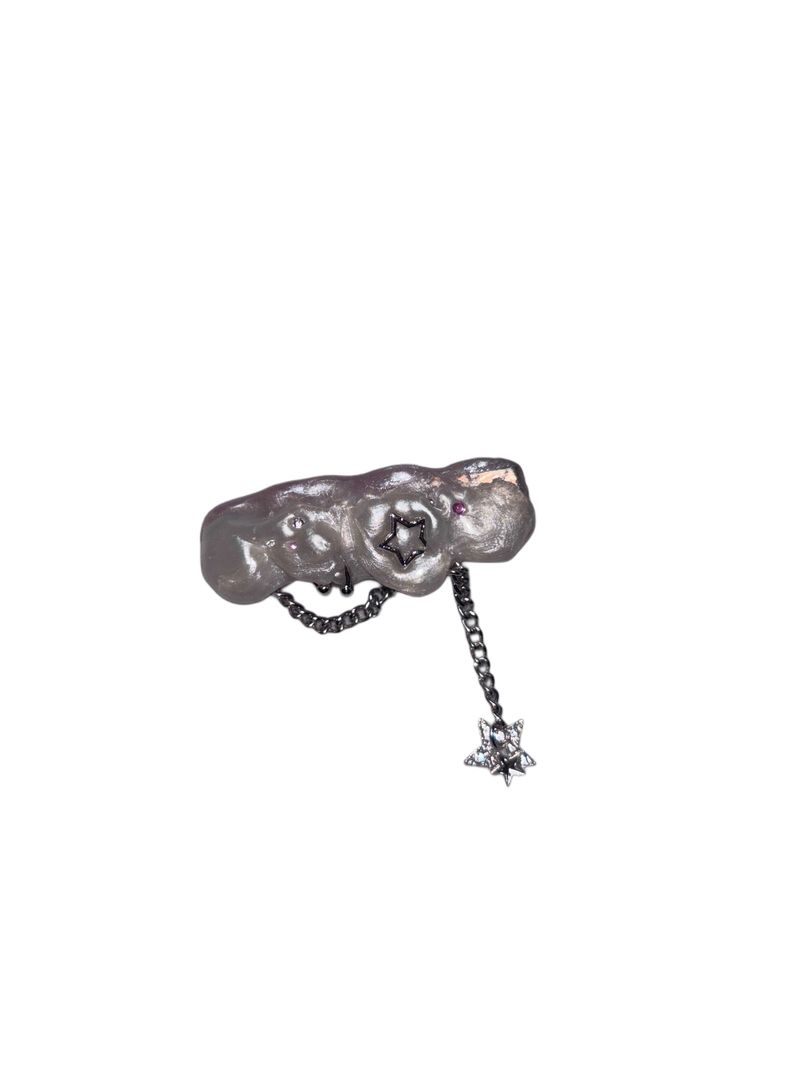 ODDiTEETH（オディティース）の「[MADE]トゥーススターピアシングヘアピン（ヘアアクセサリー）」