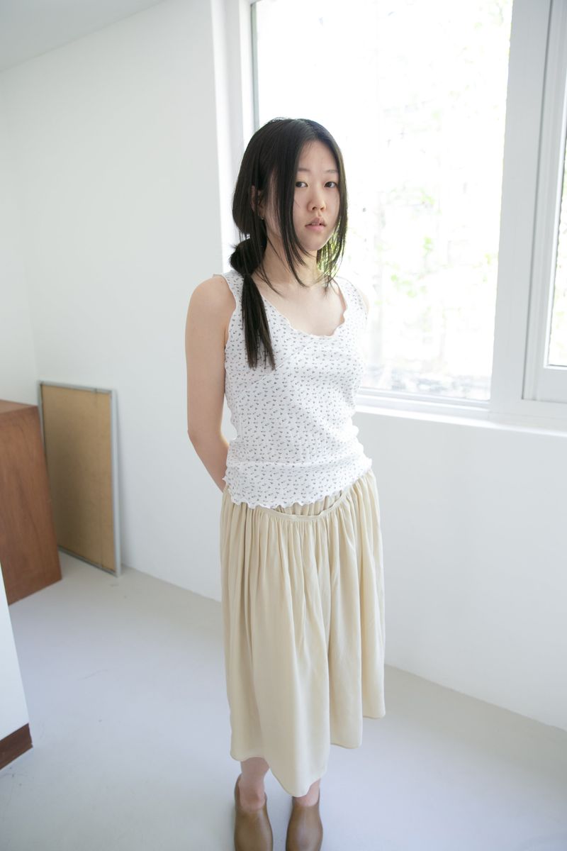 fine flower punching sleeveless top(2colors)