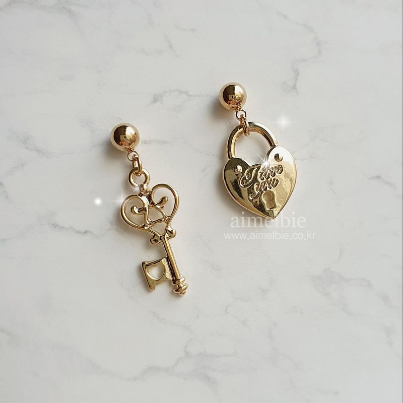 Gold Heart Key Earring