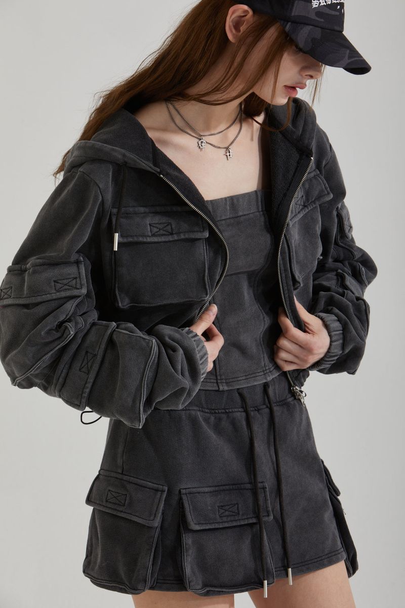 BUNDLE SLEEVELESS TOP