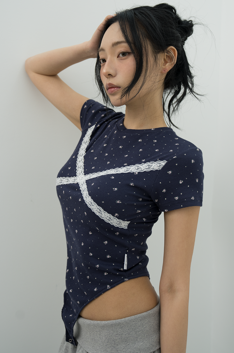 BFEEP(ビーピーピ)の「(Copy of) FLORAL LACE BODYSUIT _ NAVY(Tops)」