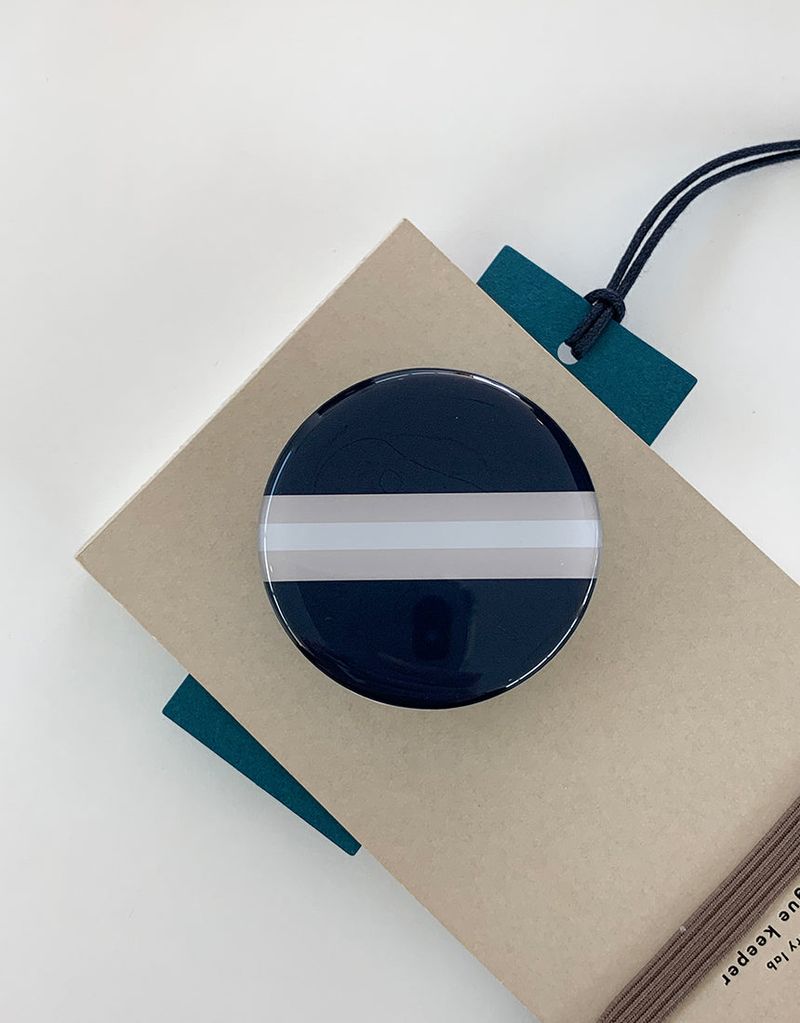 Mint Moment（ミントモーメント）の「[MADE] ストライプアイボリー エポキシ MagSafe対応 スマホグリップ（Smartphone Accessories）」