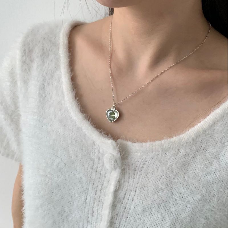 four leaf clover necklace