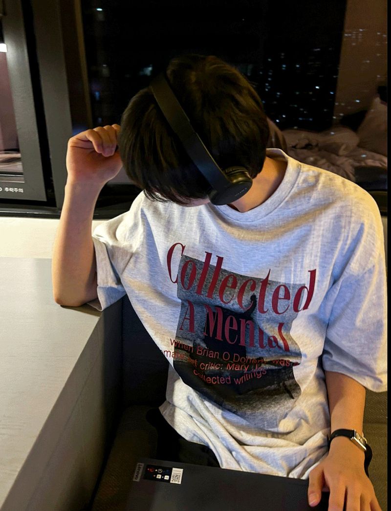 COSYHARU（コシハル）の「メンタルグラフィックオーバーサイズTシャツ（トップス）」