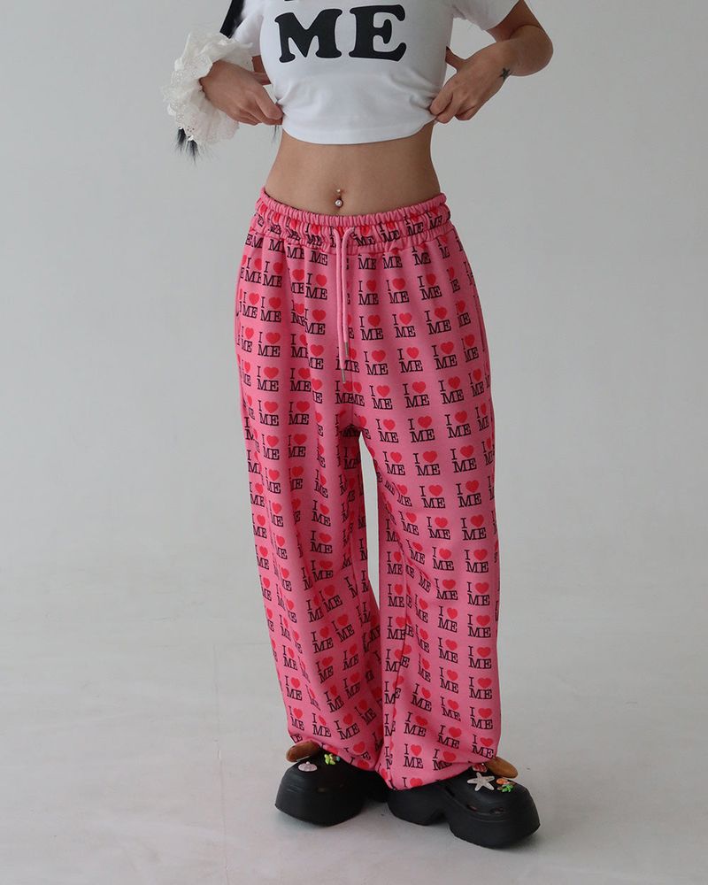 I love lettering jogger pants
