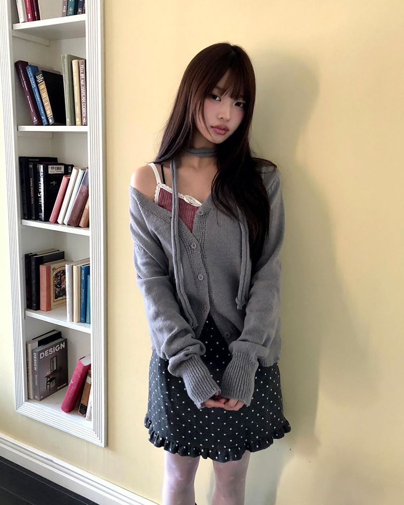 Noda Side-Button V-Neck Knit Button Cardigan