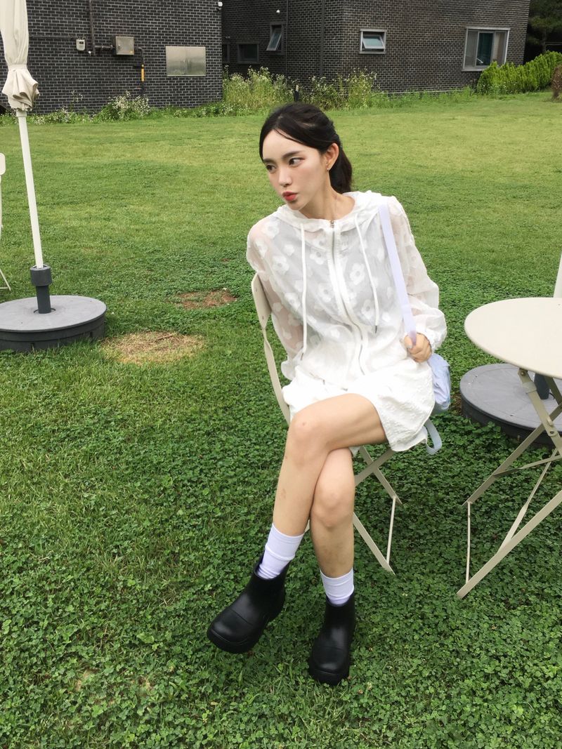Zan Flower Embossed Short Pants (5c)