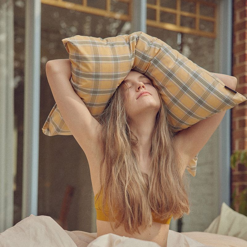 MONT SAINT DE RAINT(モンセンドラン)の「Honey butter pillow case(Smartphone Accessories)」