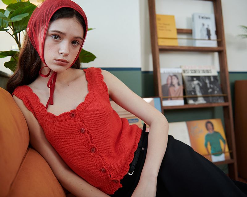 HEART SCALLOPED KNITTED TOP [RED]