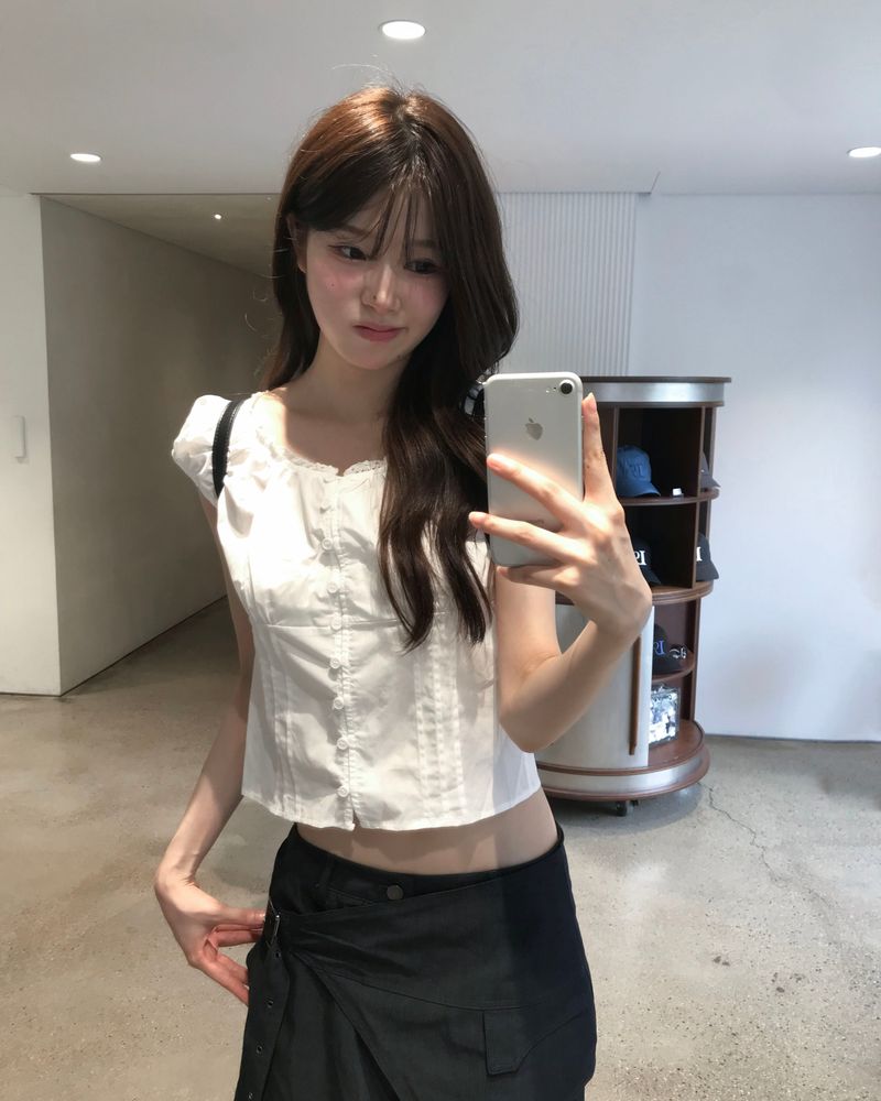 Shirring pintuck puff blouse