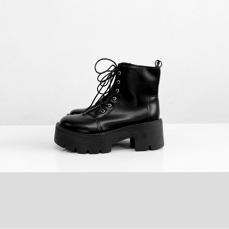 Jayden lace-up hoof walker