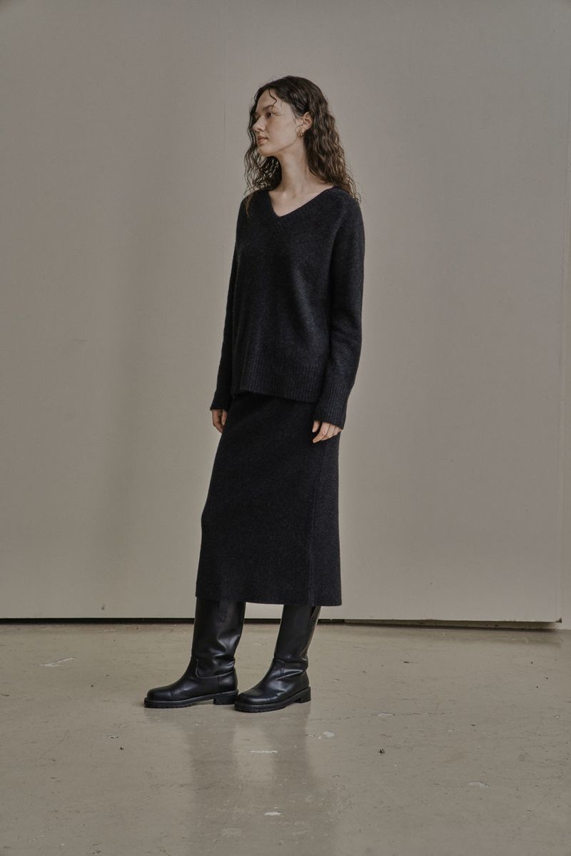 WOOL V-KNIT_CHARCOAL