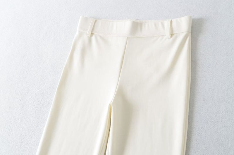 Zena Minimal Capri Pants
