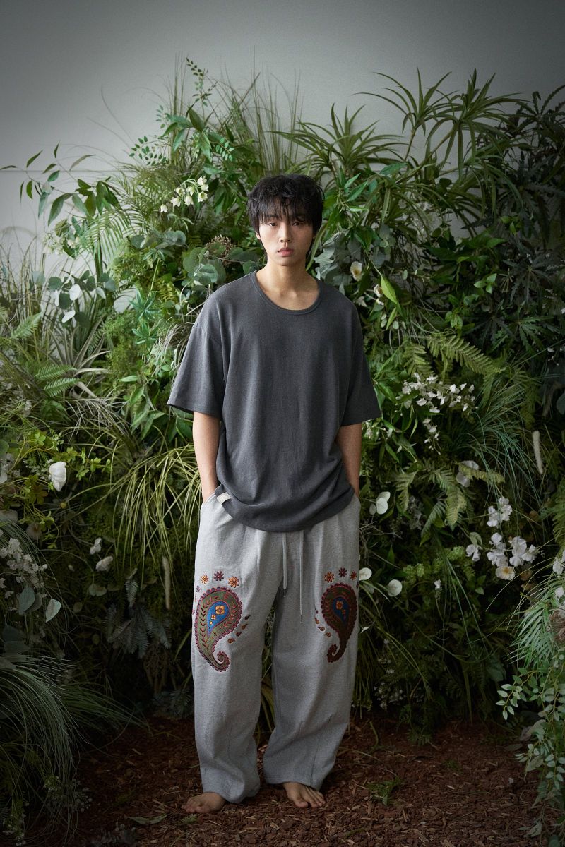 PAISLEY EMB. H-T SWEAT PANTS (Gray)