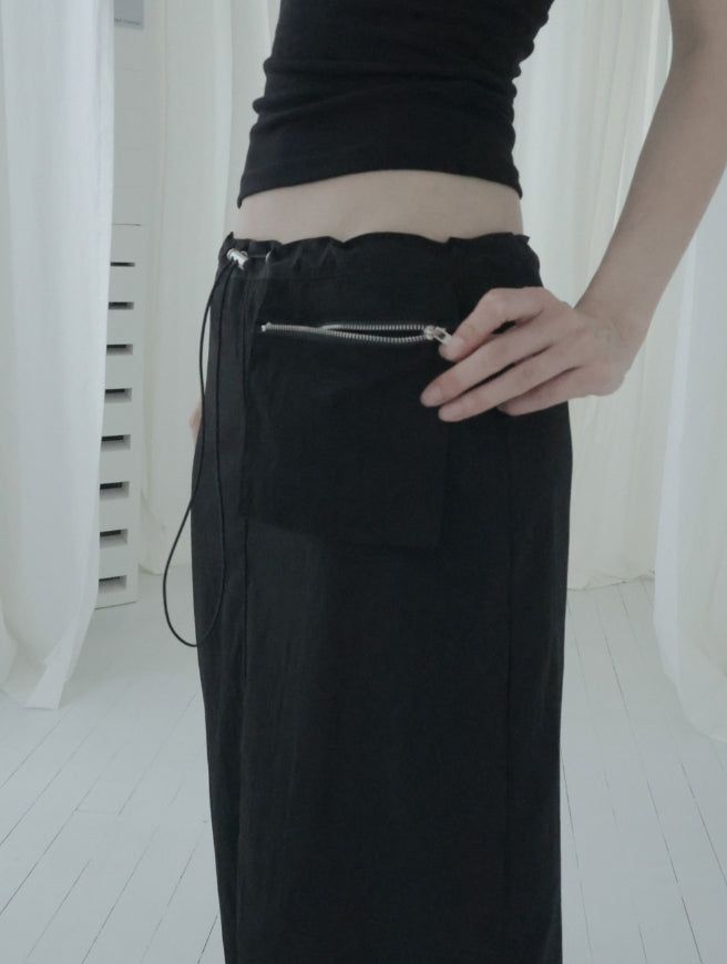 Illoque Pocket Nylon Long Skirt
