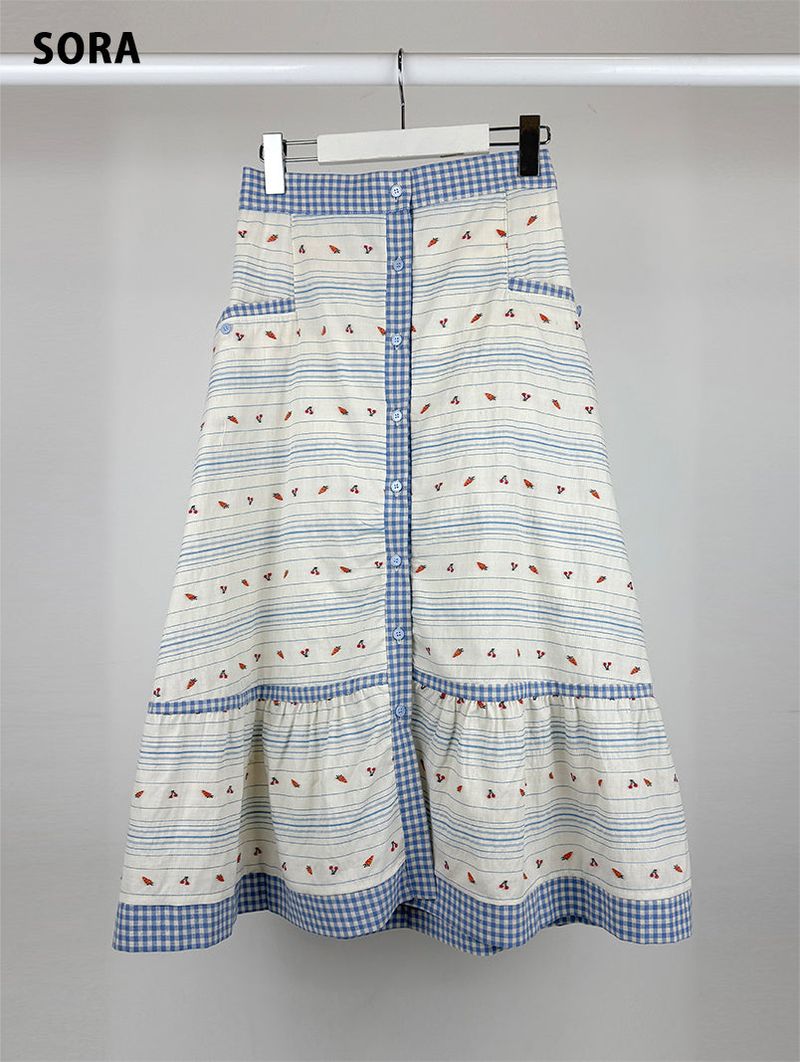 CARROT BUTTON FULL SKIRT (2C)