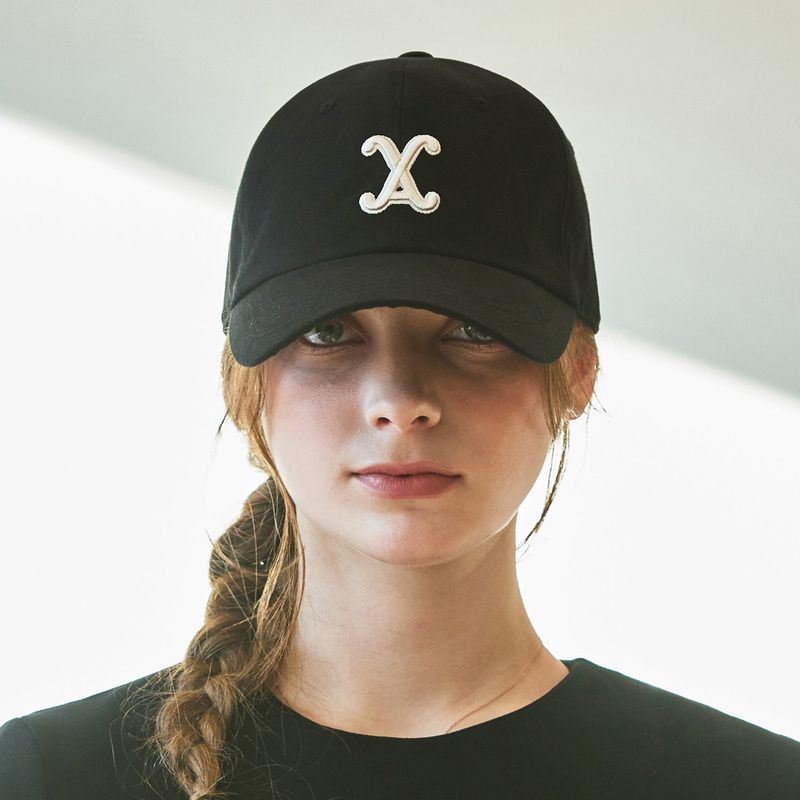VARZAR(バザール)の「VA Curved 3D Logo Ball Cap / Black(Hats)」
