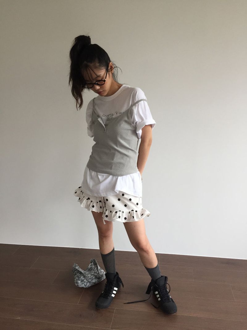 Pu Dot Frill Shorts  (2color)