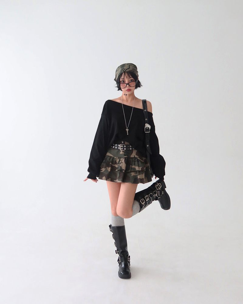 Buckle backless off-shoulder sweatshirt