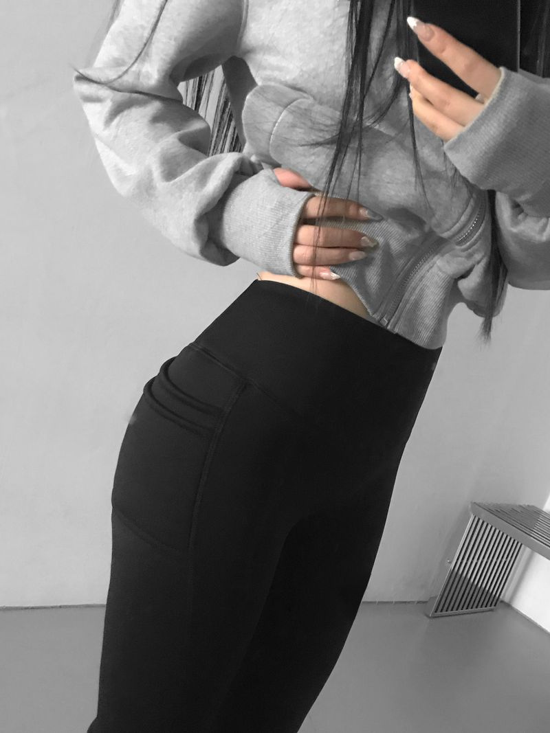 athleisure cargo leggings