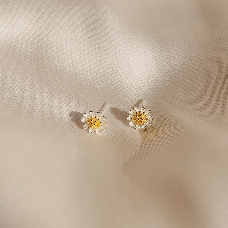 just LoveR.（ジャストラバー）の「ジャンヌデイジーピアス（アクセサリー）」