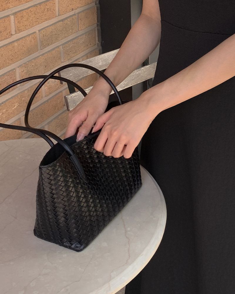 Rito twisted square tote bag