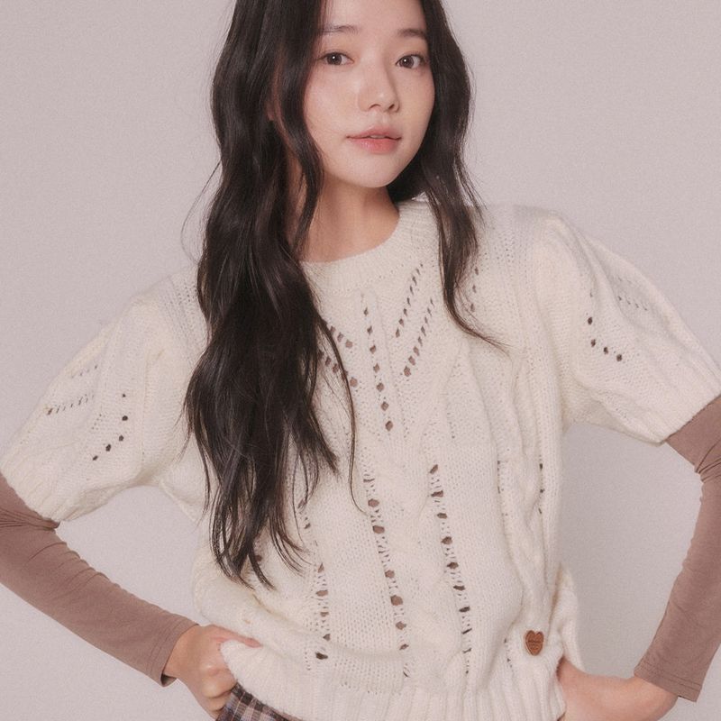 CABLE KNIT SHORT-SLEEVED TOP (IVORY)