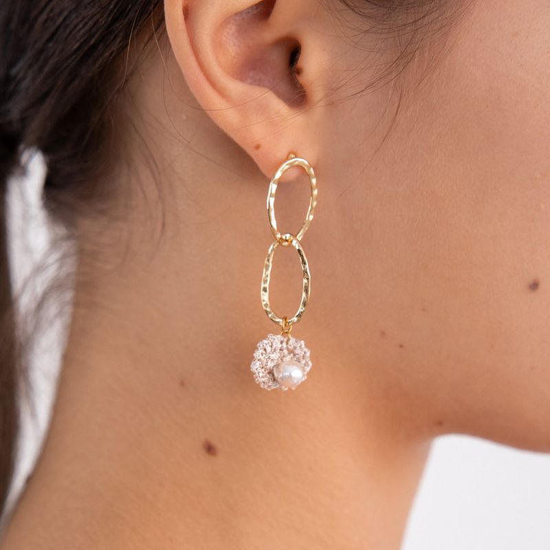 Oval link knit pendant drop earring