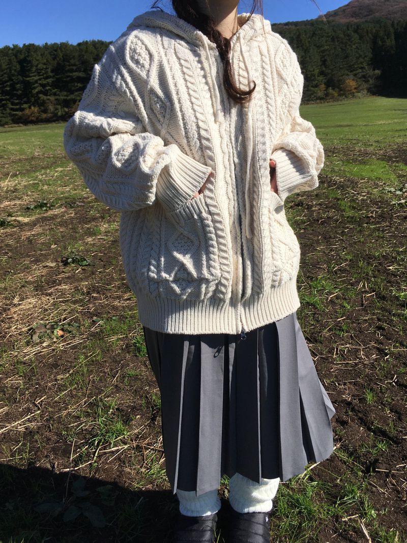 Heart knit zip-up