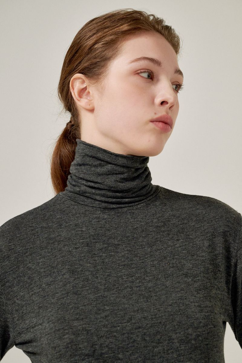 Soft turtle neck T-shirts (Black)
