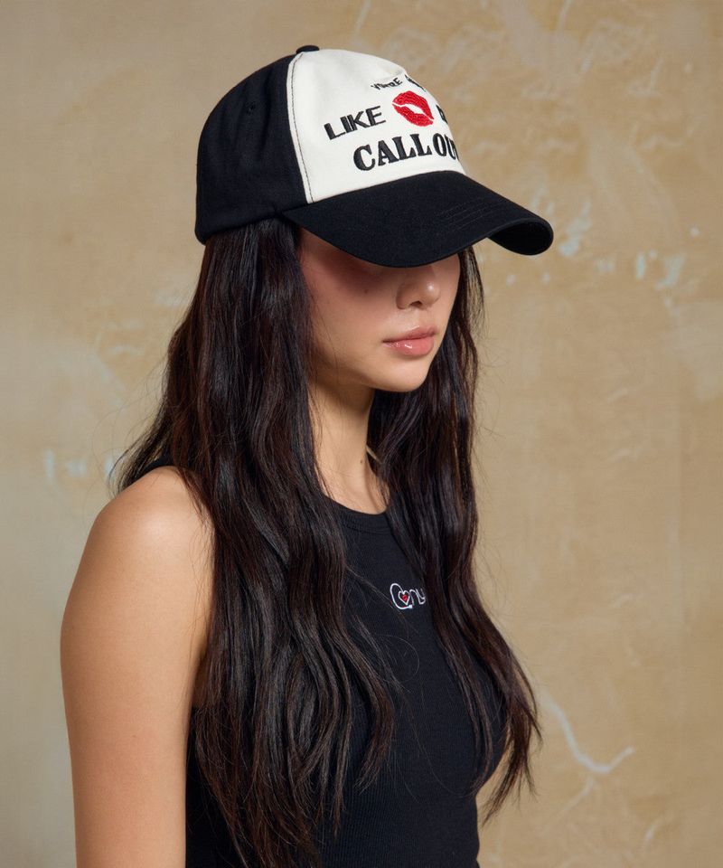 CALLOUT LIPS LOGO BALL CAP / [ BLACK/WHITE ]