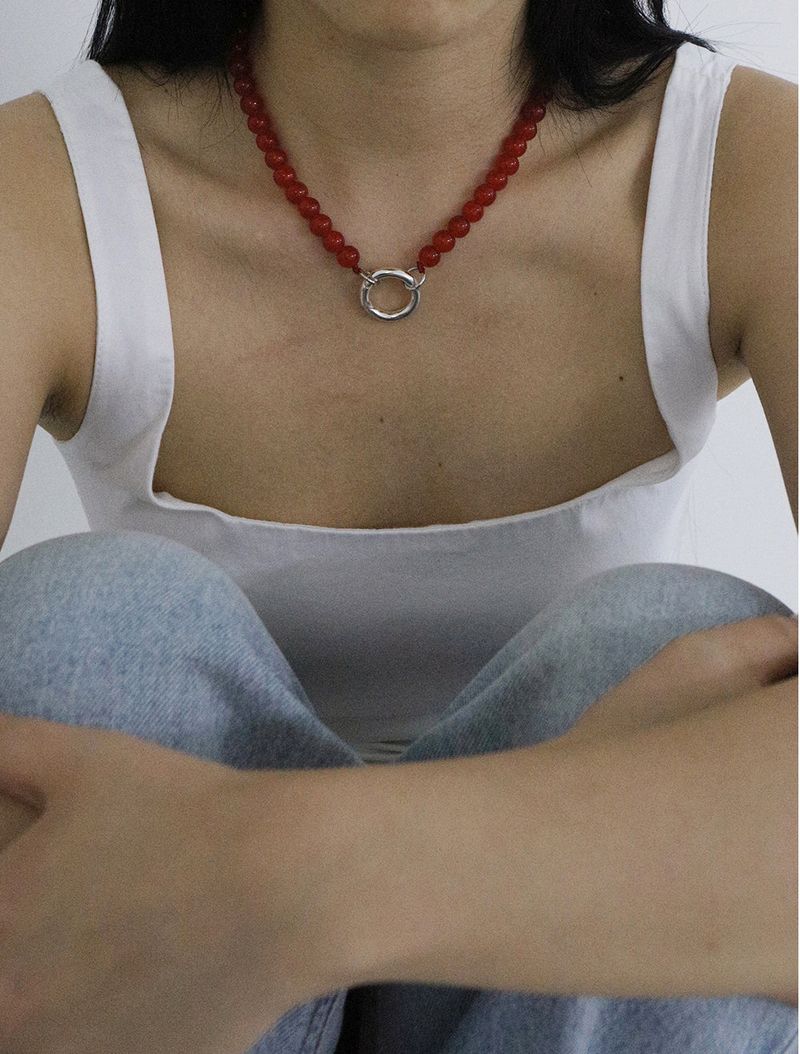 PICOMENT（ピコメント）の「[MADE] カプセル02 シルバーオープンペンダントジェムストーンネックレス _レッド（アクセサリー）」