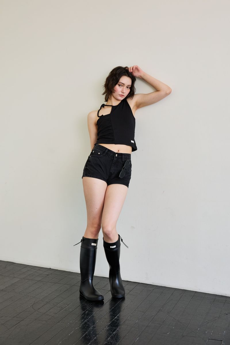 BEBE UNBALANCE SLEEVELESS TOP / BLACK