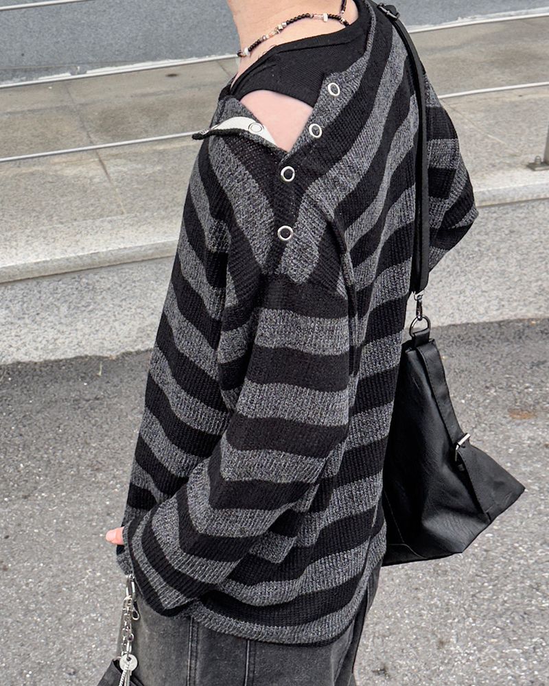 Lure shoulder snap stripe knit