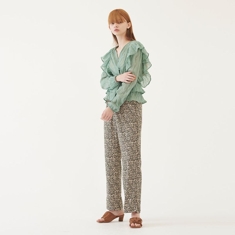 TMO BY 13MONTH(ティーエムオーバイサーティーンマンス)の「FLORAL PRINTED PANTS (BEIGE)(Pants)」
